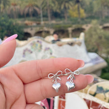 Cargar imagen en el visor de la galería, Lazos y corazones 💕
