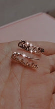 Cargar y reproducir el video en el visor de la galería, Aretitos con tu nombre <3 personalizado
