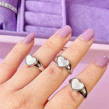 Cargar imagen en el visor de la galería, Anillos Corazones Aesthetic plateados
