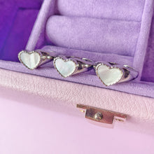 Cargar imagen en el visor de la galería, Anillos Corazones Aesthetic plateados
